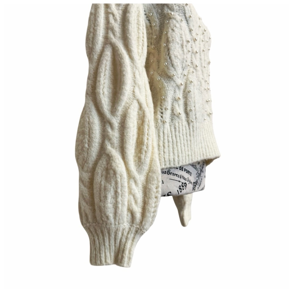 Boundary & Co. Crewneck Cable Knit Sweater. White. Medium - Picture 8 of 11